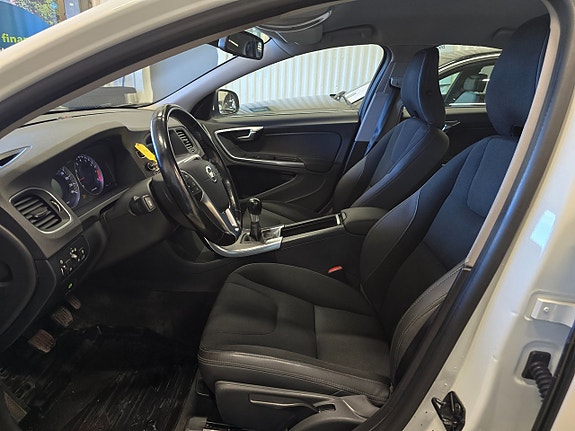 Volvo S60 8 of 23