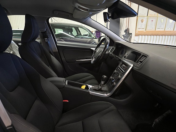 Volvo S60 10 of 23