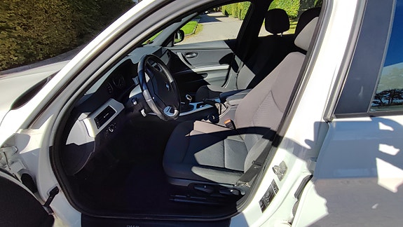 BMW 318i 6 of 9