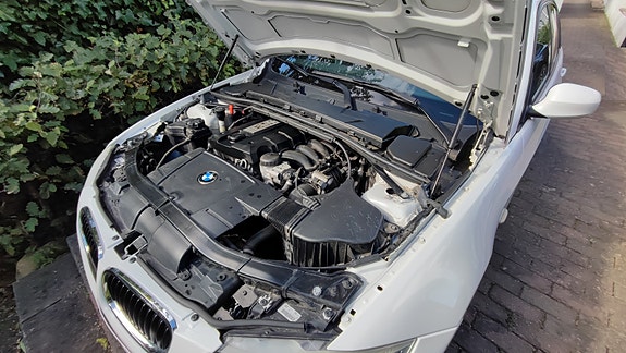 BMW 318i 9 of 9