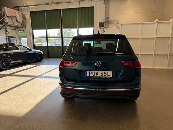 Volkswagen Tiguan 2 of 21