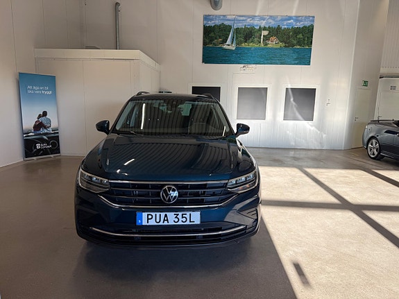 Volkswagen Tiguan 3 of 21