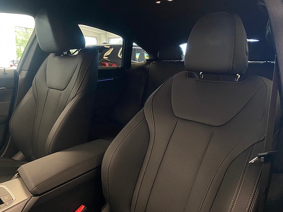 BMW i4 3 of 11