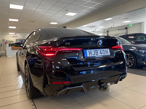 BMW i4 10 of 11