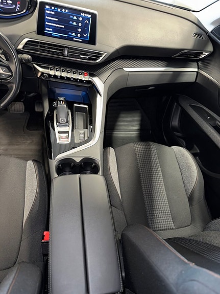 Peugeot 5008 11 of 23