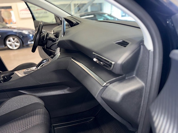 Peugeot 5008 17 of 23