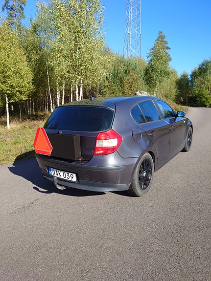 BMW 116i 2 of 4