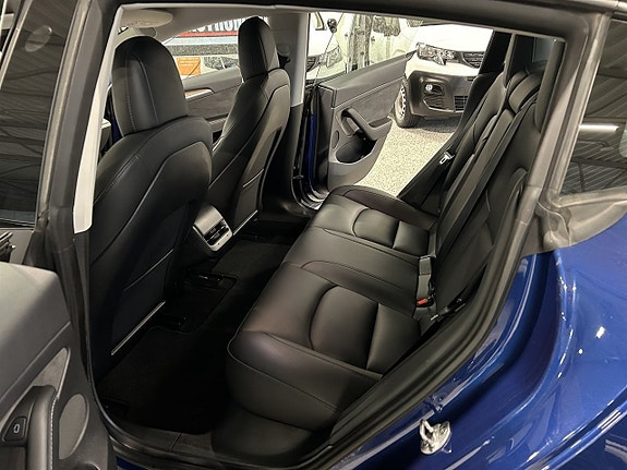 Tesla Model 3 14 of 24