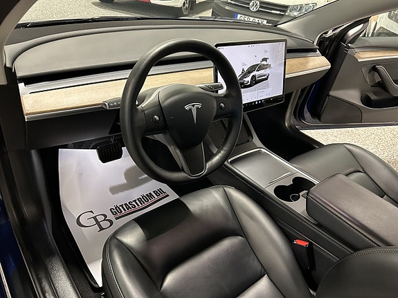 Tesla Model 3 12 of 24