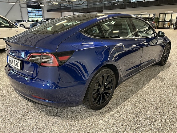 Tesla Model 3 4 of 24