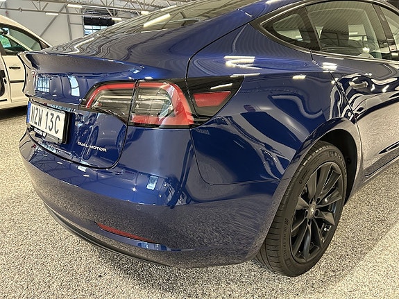 Tesla Model 3 8 of 24