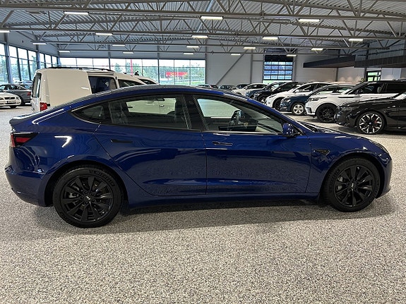 Tesla Model 3 7 of 24