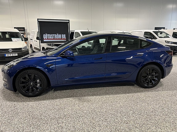 Tesla Model 3 9 of 24