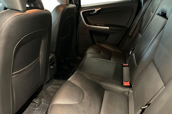 Volvo XC60 12 of 27