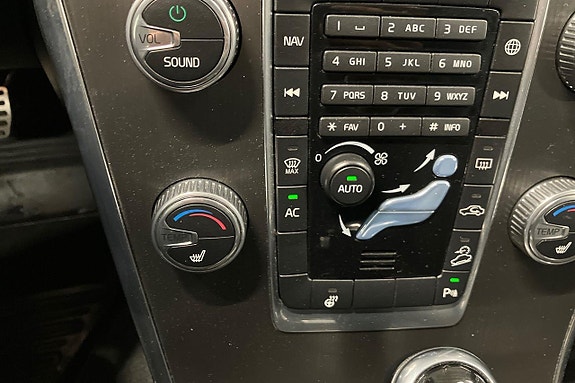 Volvo XC60 17 of 27