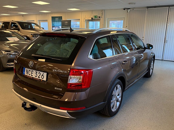 Skoda Octavia Scout 10 of 30