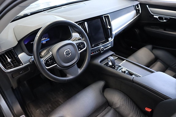 Volvo V90 Cross Country 8 of 18