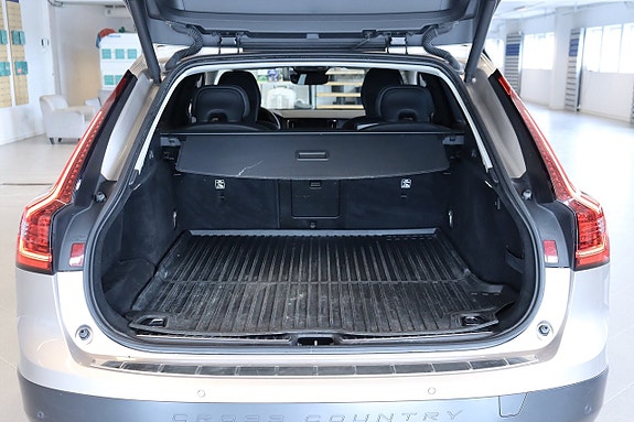 Volvo V90 Cross Country 17 of 18