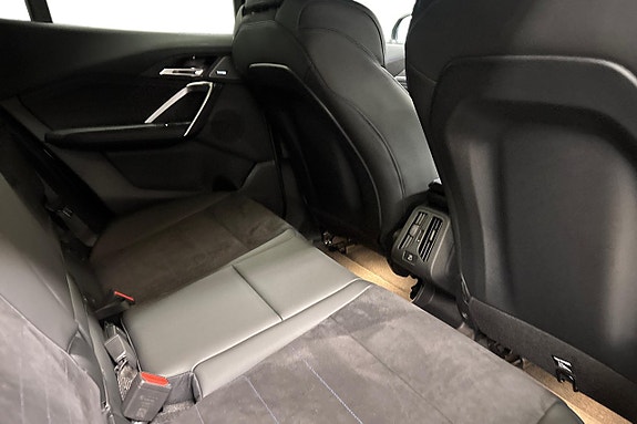 BMW iX2 7 of 19