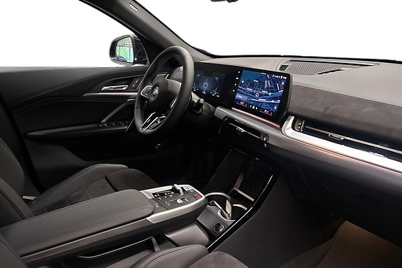 BMW iX2 6 of 19
