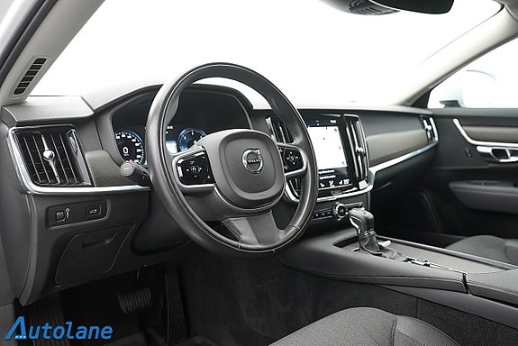 Volvo V90 Cross Country 11 of 26