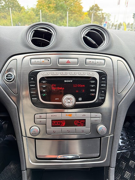 Ford Mondeo 9 of 14