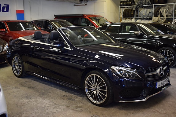 Mercedes-Benz C200 2 of 18