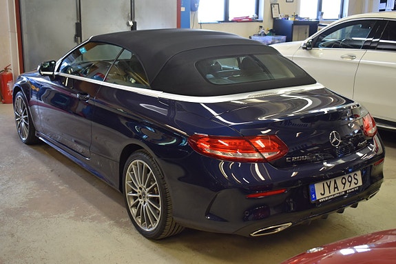 Mercedes-Benz C200 17 of 18