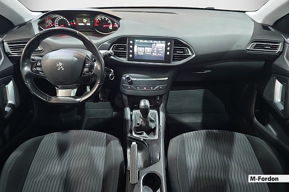 Peugeot 308 SW 12 of 17