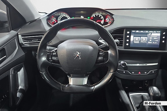Peugeot 308 SW 11 of 17