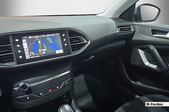 Peugeot 308 SW 13 of 17