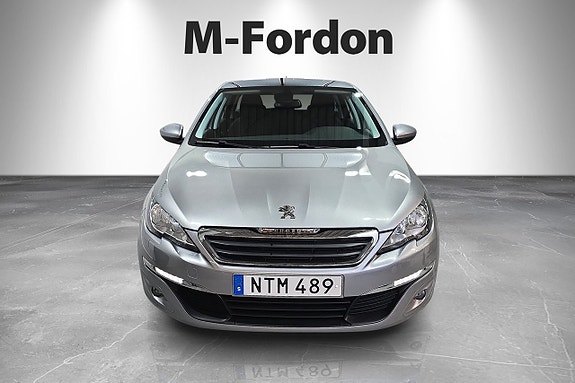Peugeot 308 SW 2 of 17