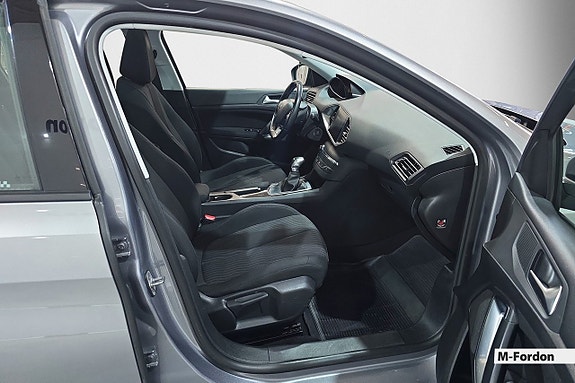 Peugeot 308 SW 8 of 17