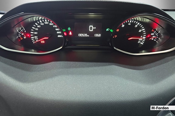 Peugeot 308 SW 15 of 17