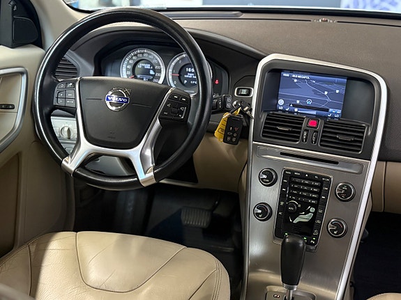 Volvo XC60 11 of 28