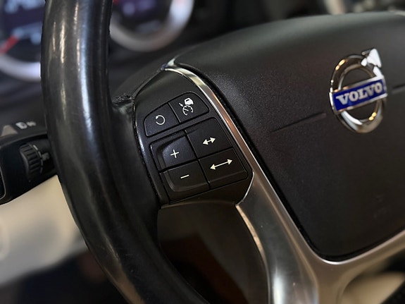 Volvo XC60 19 of 28