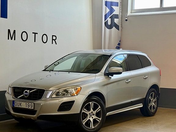 Volvo XC60 2 of 28