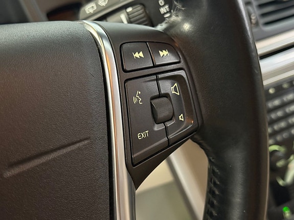 Volvo XC60 20 of 28