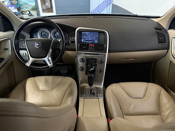 Volvo XC60 13 of 28