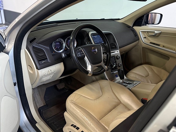 Volvo XC60 9 of 28