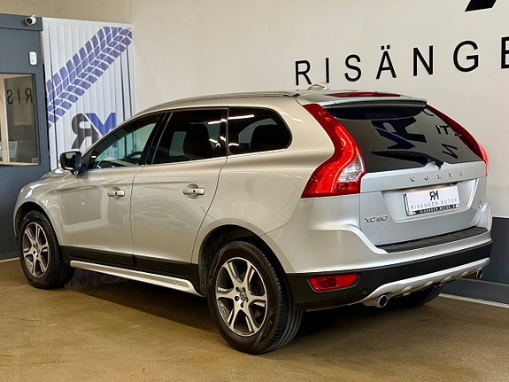 Volvo XC60 5 of 28