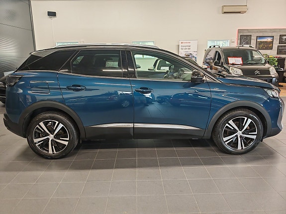 Peugeot 3008 2 of 15
