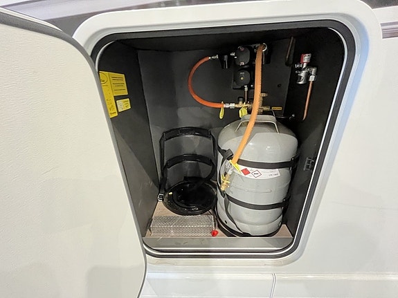 KABE TMRX 880 LQB / ALDE / Drag / Litium / Solcell / Inverter / MB / 7 of 24