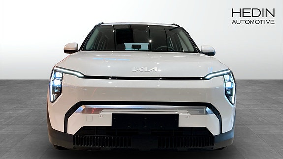 Kia EV3 8 of 19