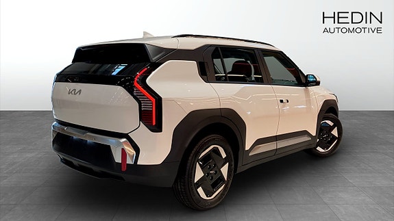 Kia EV3 2 of 19