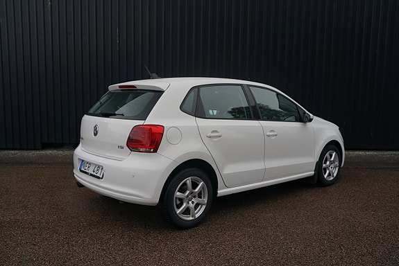 Volkswagen Polo 2 of 15