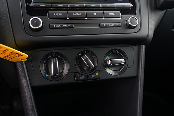 Volkswagen Polo 12 of 15
