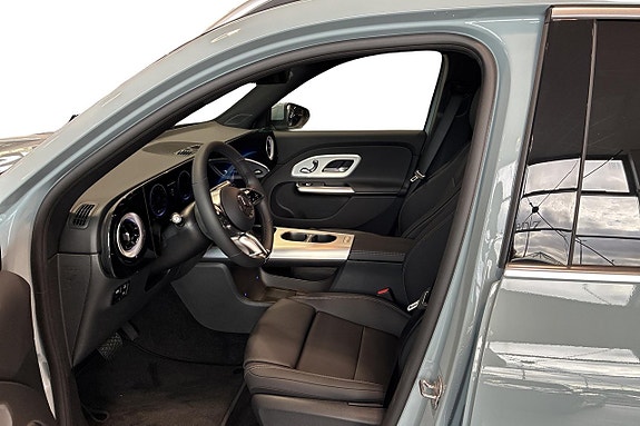 Mercedes-Benz GLB220 13 of 13