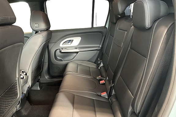 Mercedes-Benz GLB220 11 of 13