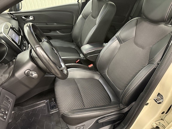 Renault Clio 17 of 24